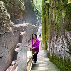 Meet your Posher, Claire